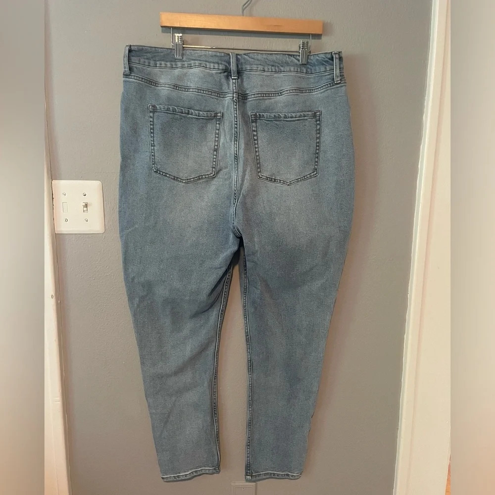Sanrio Keroppi Character High Rise Mom Jeans- Light Wash size 16‎ - Picture 4 of 6